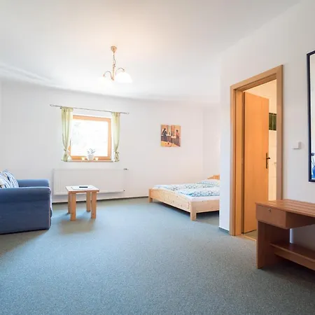 U Stribrneho Jelena Gasthof